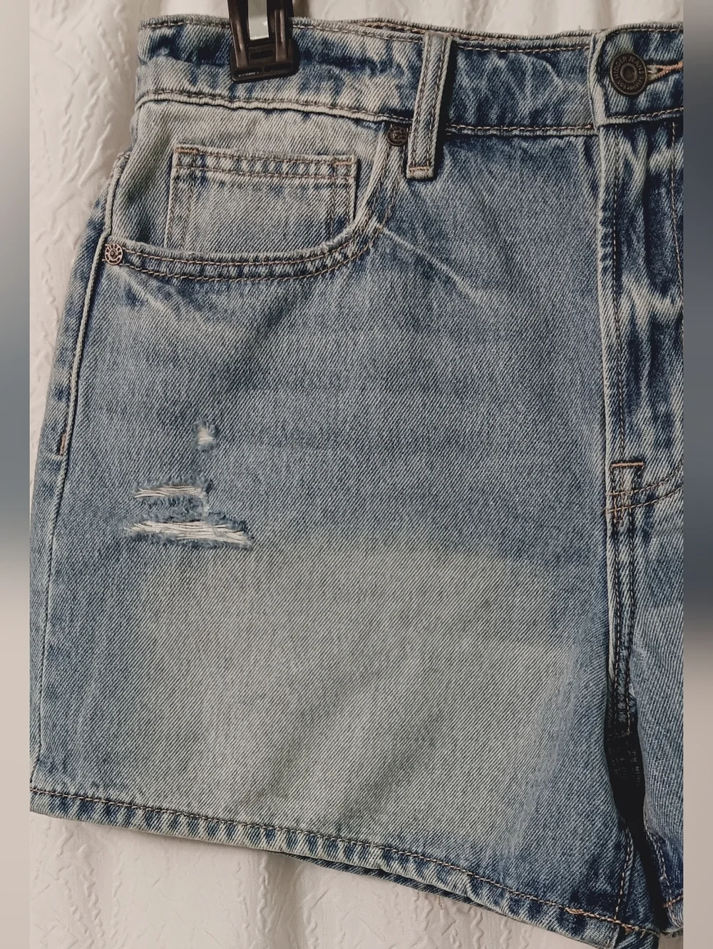 HIDDEN Light Wash Distressed High Rise Denim Shorts Size L - Picture 2 of 14